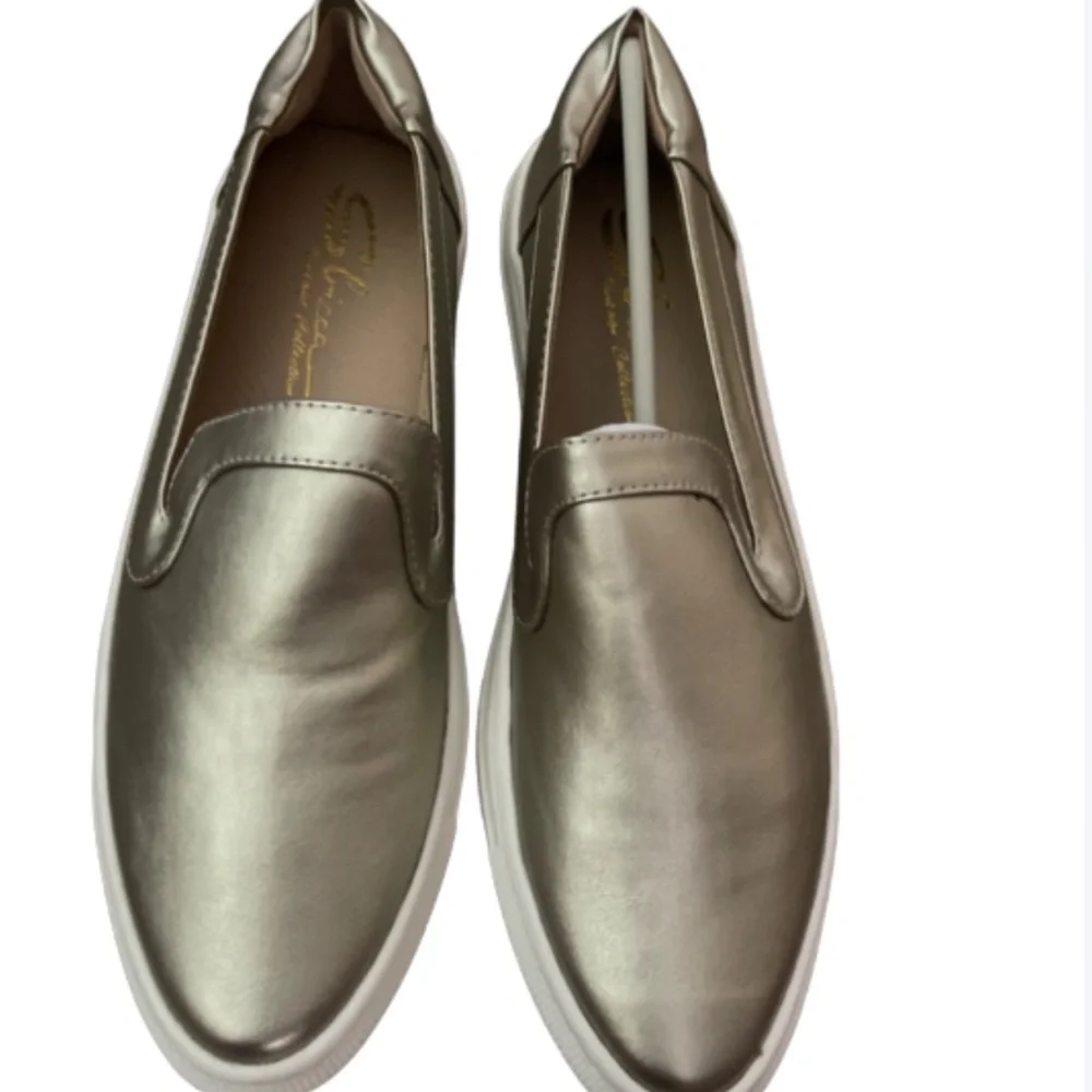 Sbicca Rafa light gold slip on sneakers